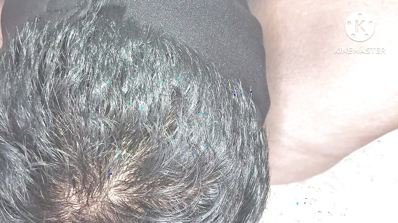 Boyfriend removed his girlfriend hairy pussy to a clean pussy