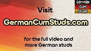 Zungenanal, blonder deutscher schwuler genießt ohne gummi anal mit freund zu hause