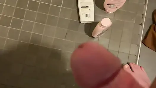 Kontol gemuk muncrat sperma banyak banget