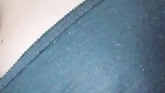 Dakkalı evli kadın vücudunu ve amcığını gösteriyor