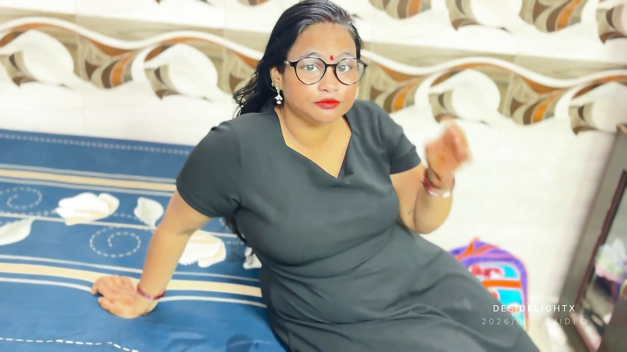 bare stanon vaali hot garlaphrend ko hotal ke kamre men le jaaya gaya hindi vidiyo