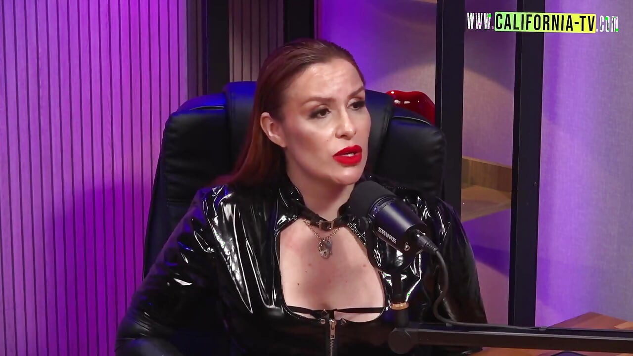 Η καυτή κοκκινομάλλα Dominatrix Maisa Pravo και η κουλτούρα BDSM