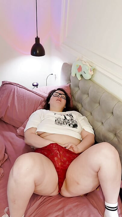 HOT NERDY PAWG COLLEGE GIRL INVITES YOU CUM TOGETHER