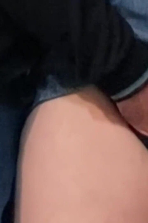 哇!!變態陌生人的手插進我性感的內褲裡