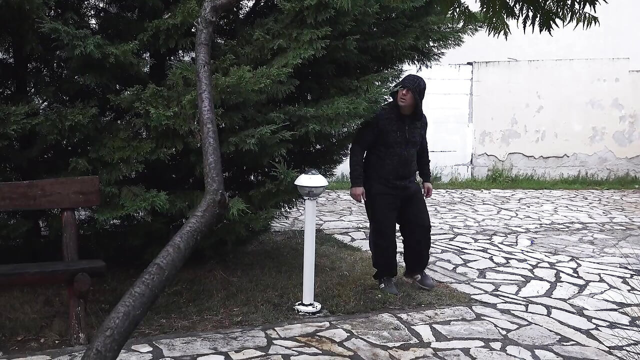 和贪得无厌的女郎以各种姿势疯狂做爱