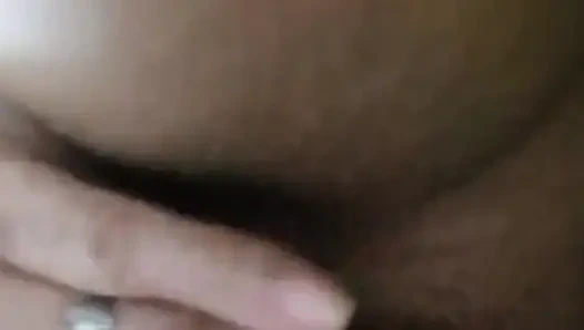 Aku pengen muasin memekku dong, jadi aku pengen muasin memekku dengan nikmat