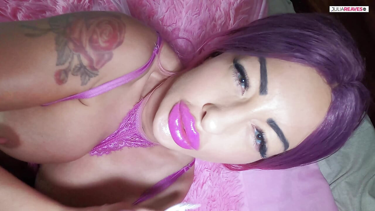 Primeiro anal e depois o pau duro na buceta