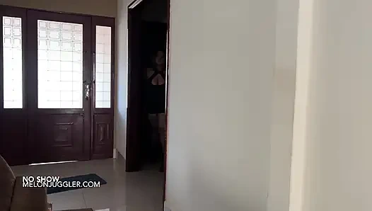 Liana princess, pacarnya nggak muncul, jadi dia ngentot memek botaknya