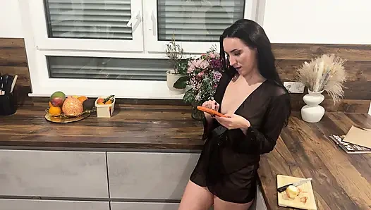 Meine stiefmutter Die masseuse reparierte meine knie - mit ihrem mund