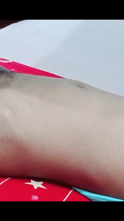 Napínavý okamžik z "Manžel manželka sex video ghar pe Chupke Chupke"