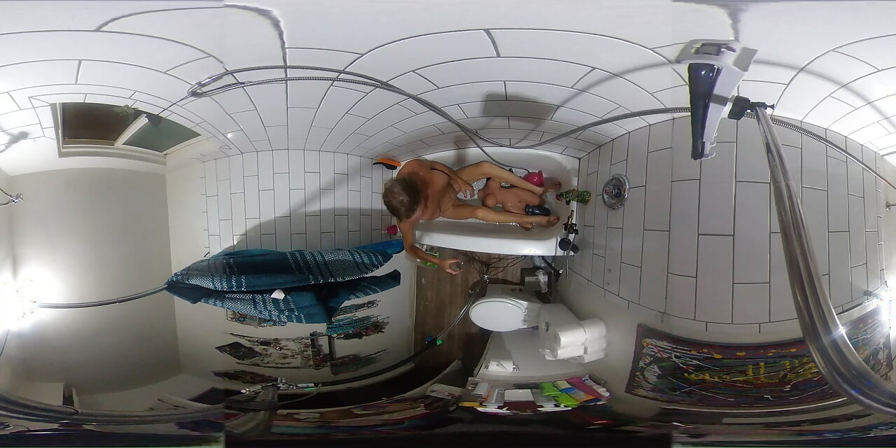 Lizzy Yum VR October 2026 Bathing Masturbation Dilating