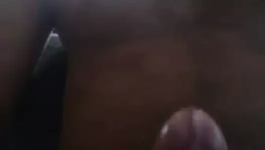 em casa gozando...