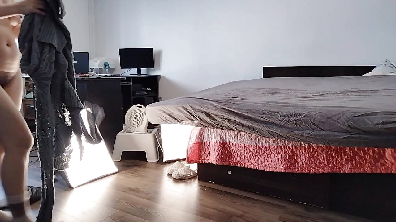 Sexy Mom Dances Naked Around the House. Sexy Brunette Does a Workout at Home Naked.