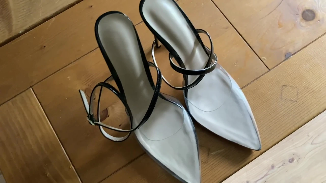 Seksi yüksek topuklu ayakkabılara 2 boşalma