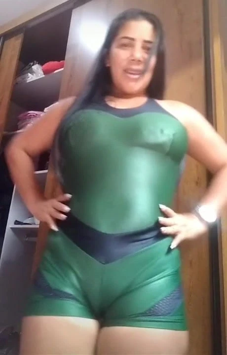Coroa bunduda e bucetuda