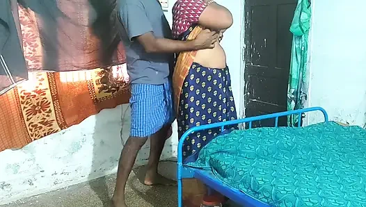 Мачеха стояла, и я поднял ее сари и лизал ее киску, затем занимался сексом с ней