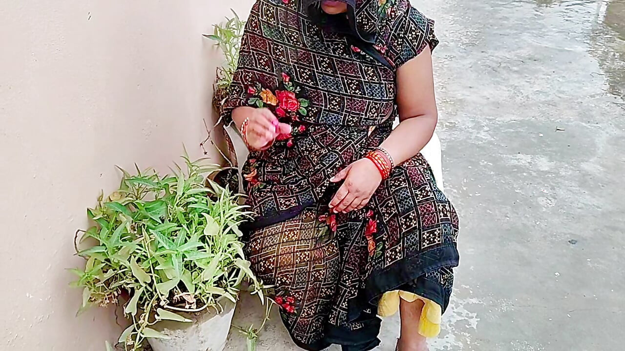 Bhabhi ki garden me chudai ki