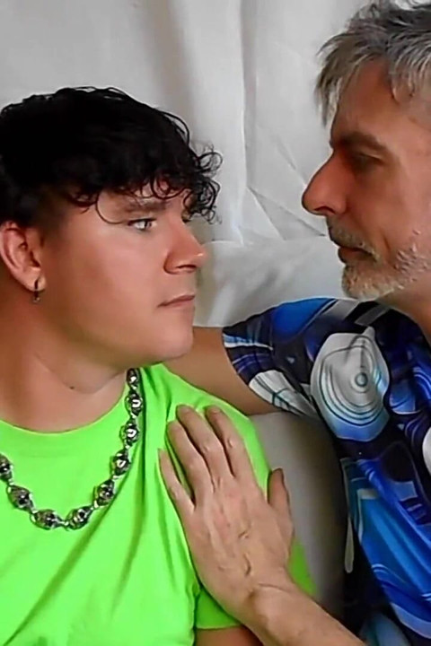 Hot Gay Kissing with Richard & Leo