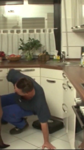 Memorable moment from "Hausmeister Krause mit Rohrverstopfung fickt notgeile Hamburger Hausfrau"
