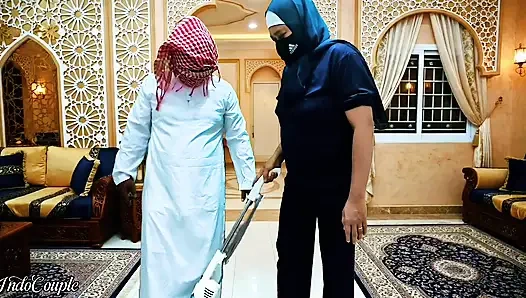 Muslim Hijab Enak bos Perawan Bandung pengen aku nyepong kontol kecil pembantu rumah tangga di Saudi