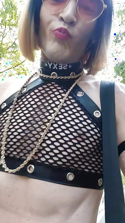 Vanessabitchx Gives a Big to a Fan. Her 1st Porn & Her 1st Facial august