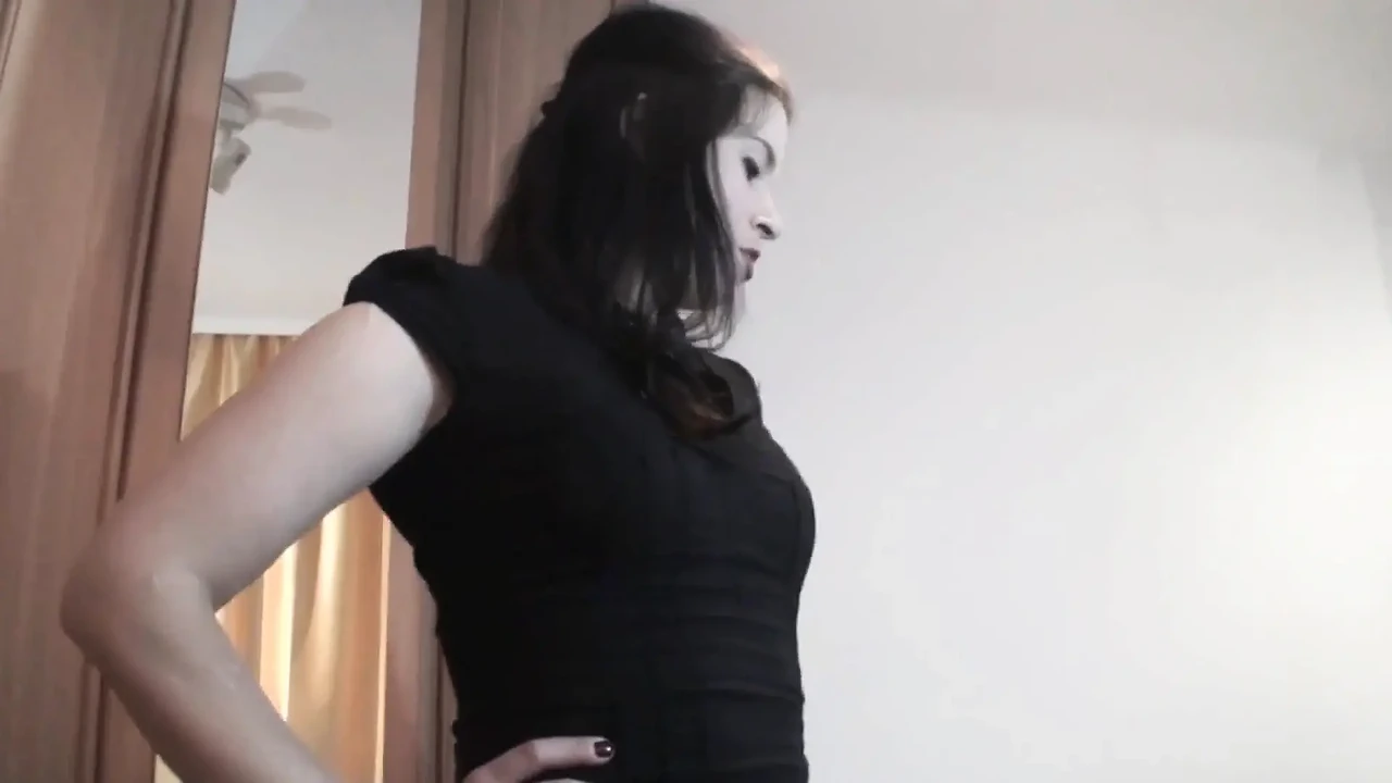 Bà chủ mông to chôn mặt nô lệ