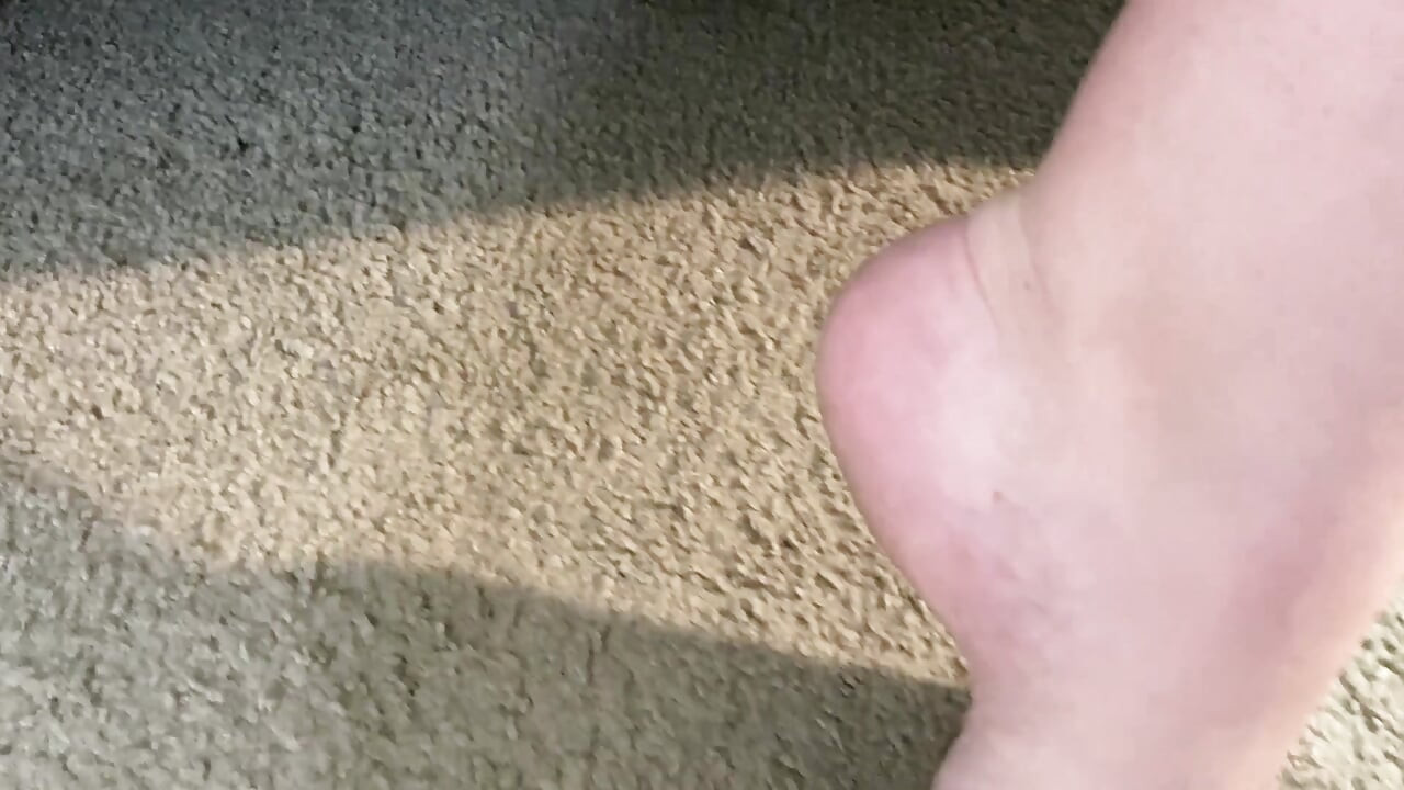 性感的胖美女脱衣和足交