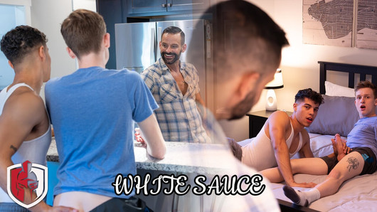 Cumhereboy - White Sauce - Twink Friends Jordan Haze i Brett Ryder zostają złapani przez ojczym David Benjamin