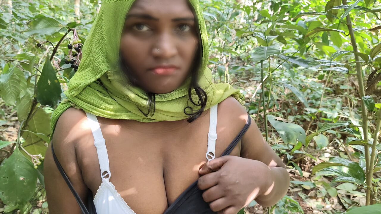 19 sal ki larki aur mainne bahut achchha seks jngal kiya, vah sundar lnd choos raha hai, kyonki aap mere tob par chate hain aur mujhe chodte hain