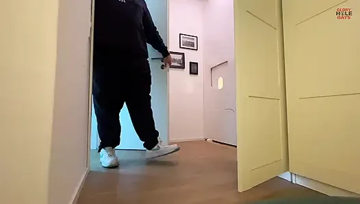 Küçük ama çok sert sulu yaraklı genç tombul