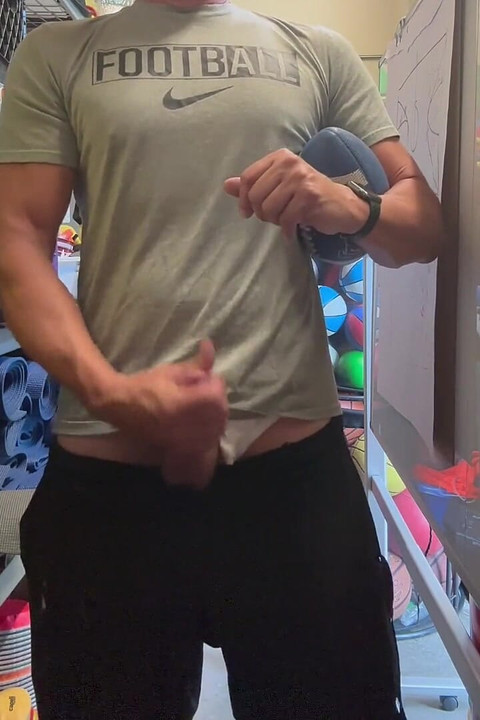 アルファのスタッド、Jockdad87が大量のフットボールを噴射する