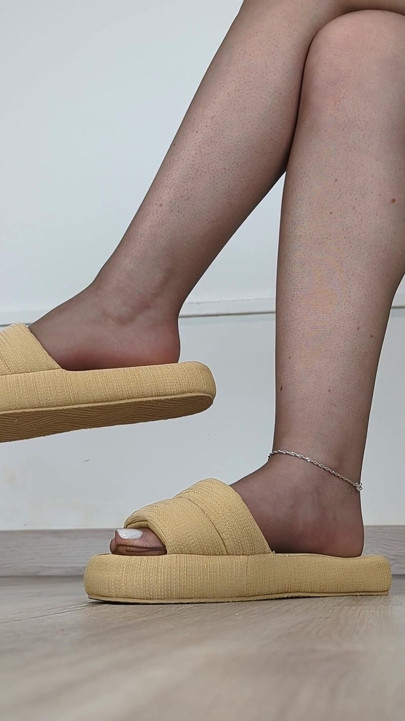 Shoeplay, Dangling & Walking in Home Slippers and Pantyhose (shoe Collection) - Dame Olga