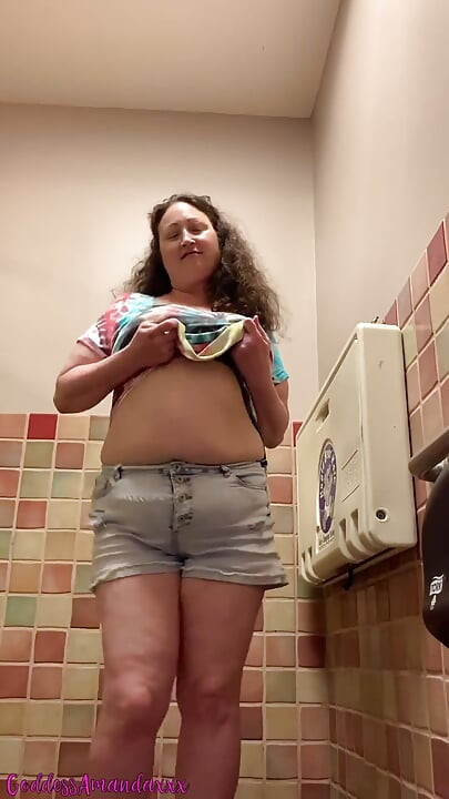 Pissing Goddess for You