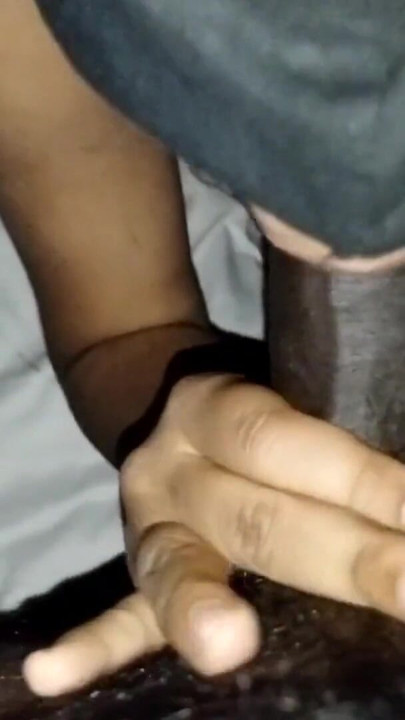 Ateşli evli kadın çok sert yarak emiyor | Klip 1