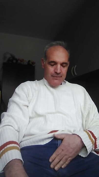 ดําเนินการต่อบทเรียนเพื่อ Luca เกี่ยวกับวิธีการช่วยตัวเองควยของเขาเอง