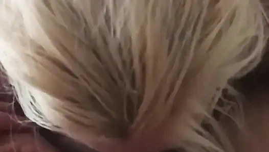 Amatör evli kadın büyük yarak emiyor gırtlağına kadar sakso