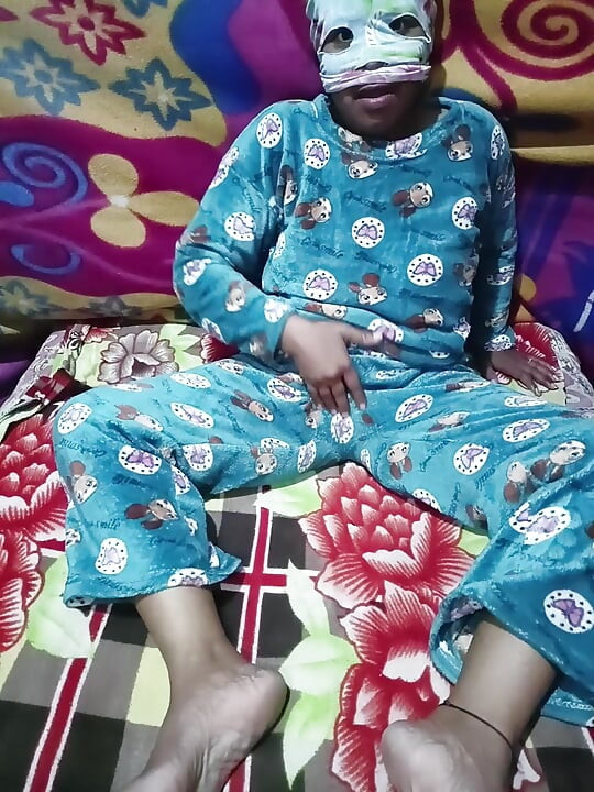 Aaj me kud apne ko pyar ki