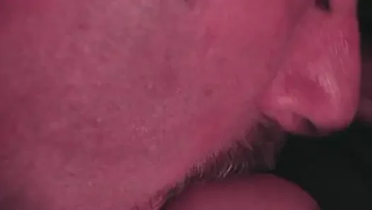 Jilat memek becek berujung crot di dalam sampai banjir