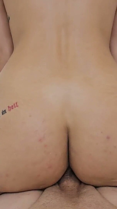 From massage to fucking: she couldn't resist the temptation | Clip 3