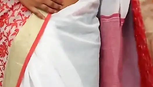 Video hot ibu-ibu india lagi asik muasin memeknya dengan kain sosis