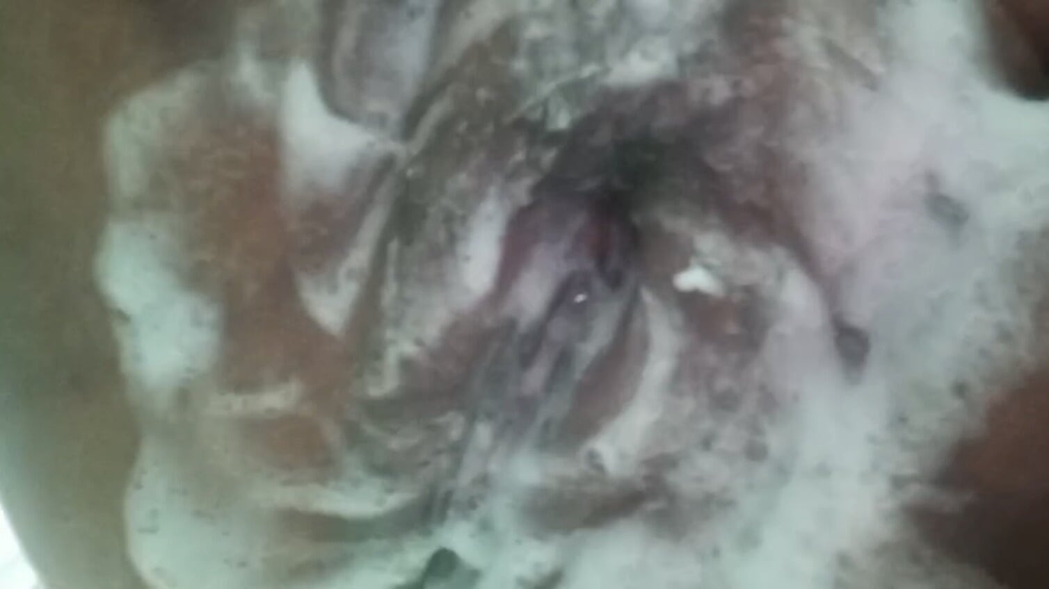 Tante seksi filipina lagi asik cuci memek aduhaiku