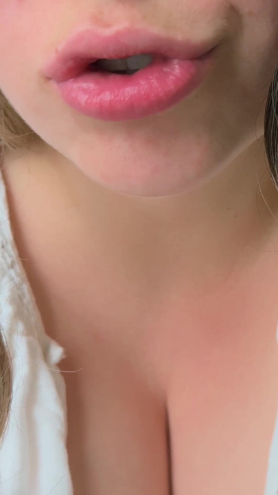 來自豐滿熟女的親吻