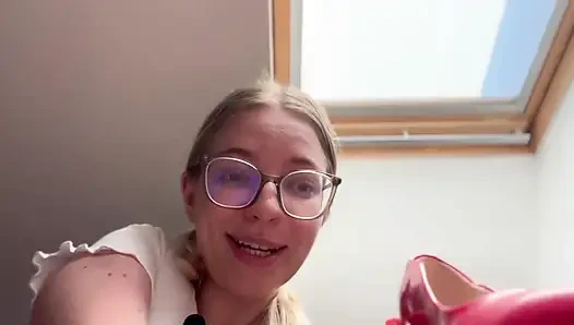 Удары по яйцам, ASMR - шептание - женское доминирование