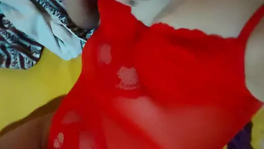 Lusi bikini giymeyi sevmiyor