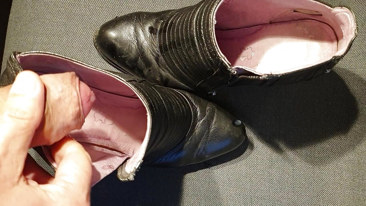 Her Ankle Boots Fucked And Squirted All Over - Part2