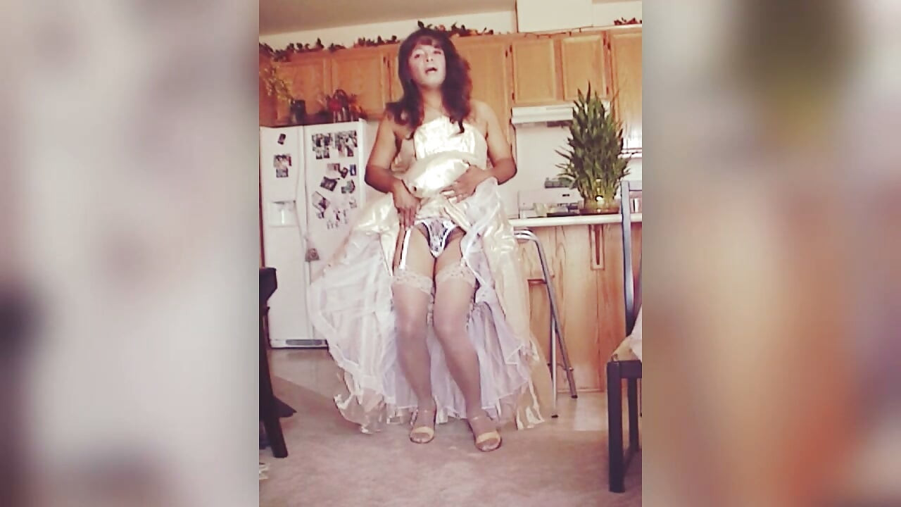 Vintage Jhazmeena - Shimmering Beautiful Bridal Gown