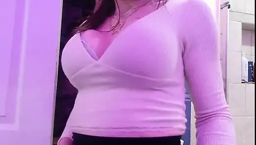 Zoey Portland Pornstar Playing with Her Pussy in the Bathroom Before Court