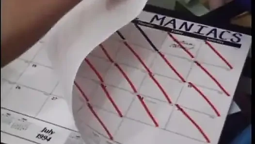 Si rambut cokelat bertetek bagus membungkuk untuk ngentot anal