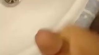 Masturbation d'une bite iranienne en or