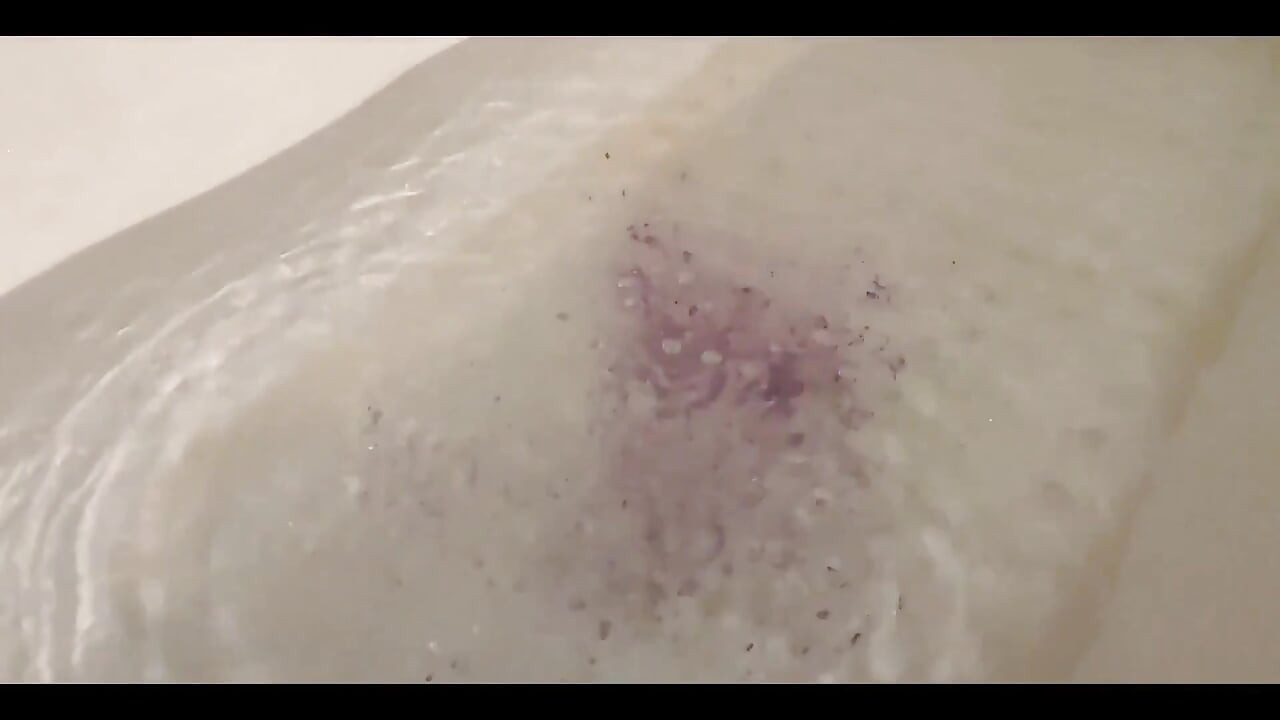 Fiesta de sexo de cumpleaños en el baño